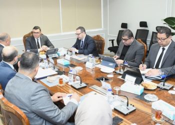 وزير الإسكان يلتقي رئيس المركز الوطني لاستخدامات أراضي الدولة