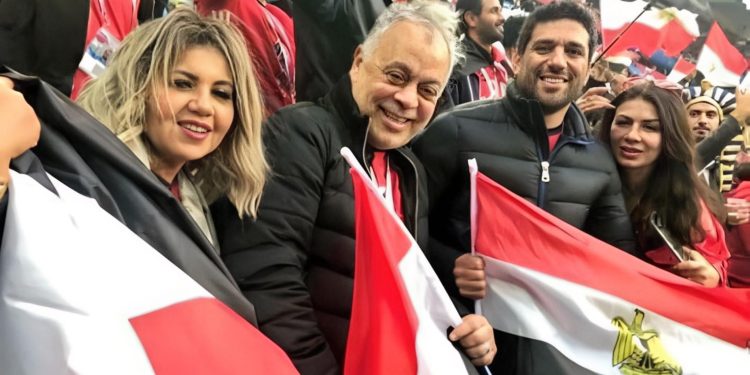نقيب المهن التمثيلية يكشف حقيقة دعم الفنانين لـ منتخب مصر بالمغرب