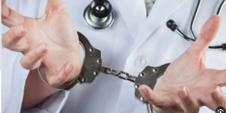 تفاصيل إلقاء القبض على منتحل صفة طبيب نحافة ينشر فيديوهات فاضحة للمرضي