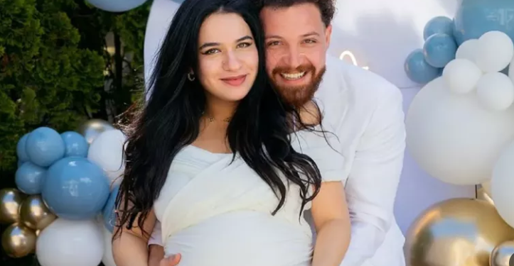 ضـ.ـربها وسـحلها.. تفاصيل إعتداء الفنان محمود حجازي على زوجته .. والأخيرة تحرر محضر ضده