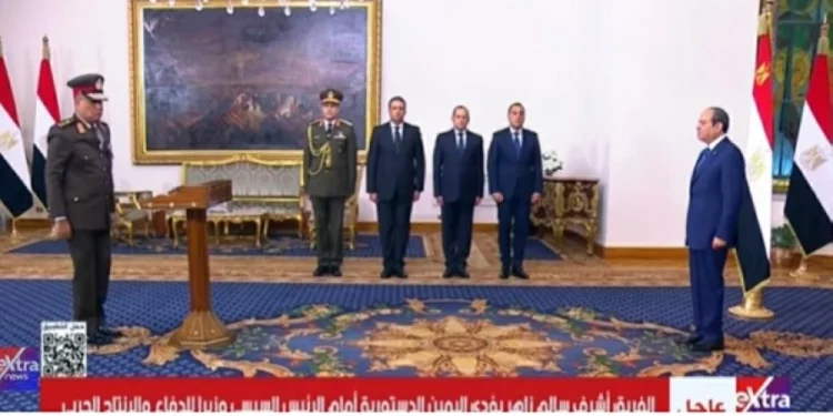 عاجل .. الفريق أشرف سالم زاهر يؤدى اليمين الدستورية وزيرًا للدفاع