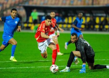 الأهلي يصطدم بـ سموحة في مباراة صعبه بالدوري