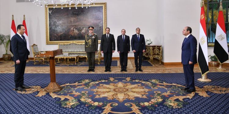 رأفت هندي : استكمال التوسع بالخدمات الرقمية لبناء مجتمع رقمى متكامل وتعزيز البنية التحتية للاتصالات