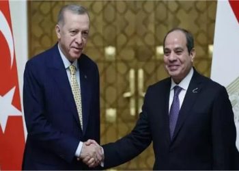 الرئيس السيسي ونظيرة التركي يوقعان على البيان الصادر عن مجلس التعاون الاستراتيجي