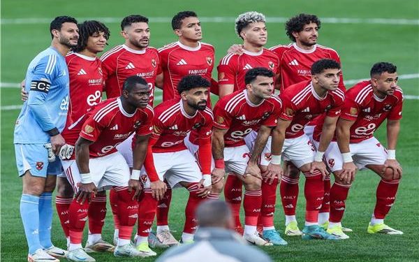 بعثة الأهلي تغادر القاهرة في طريقها للجزائر لـ مواجهة شبية القبائل بدورى الابطال