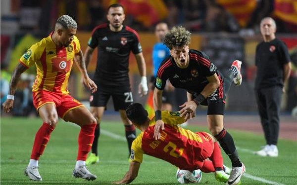 هيمنه حمراء .. تاريخ مواجهات الأهلي والترجي التونسي الافريقية