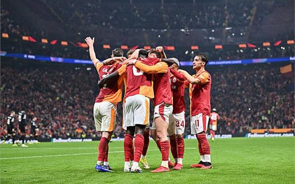 جالاتا سراي يكتسح يوفنتوس بخماسية مثيرة في دوري أبطال أوروبا
