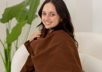 ثلاث شقيقات يقتحمن عالم الفاشون و يحققن أول ظهور لافت لهن على السوشيال ميديا