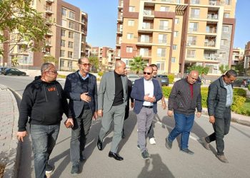 رئيس مدينة الشروق يتابع أعمال التطوير ورفع كفاءة الزراعة والنظافة