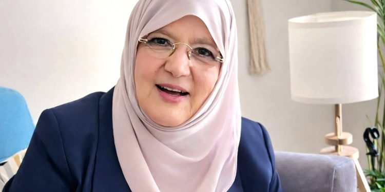 في رسالة غامضة..شمس البارودي تفتح النار على إحدى الفنانات