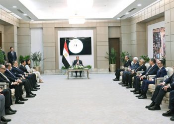 الوزارء الجدد:  رئيس الوزراء يُكرم الوزراء السابقين .. ويؤكد: نستكمل ما بناه السابقون .. وهدفنا جميعًا خدمة المواطن