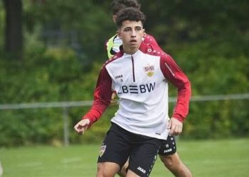 الصفقة تمت.. الأهلي يوافق على رحيل لاعبه لراسينج سانتاندير الإسباني