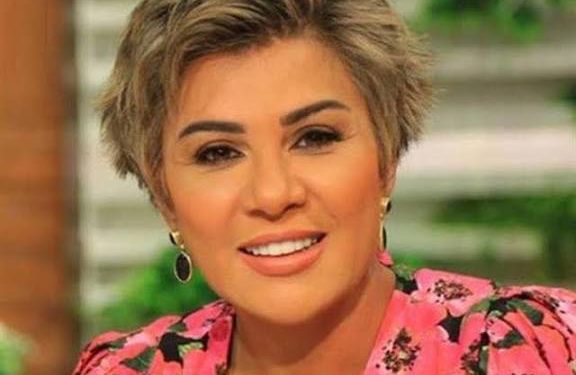 مفيدة شيحة تقدم 7 طرق طبيعية لتخفيف الصداع أثناء الصيام