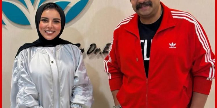محمد ثروت ينشر صوره مع طبيبته وسخر من عدم الأكل