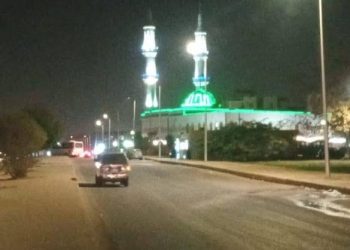 حملة موسعة لصيانة أعمدة الإنارة بمدينة الشروق استعدادًا لشهر رمضان المبارك