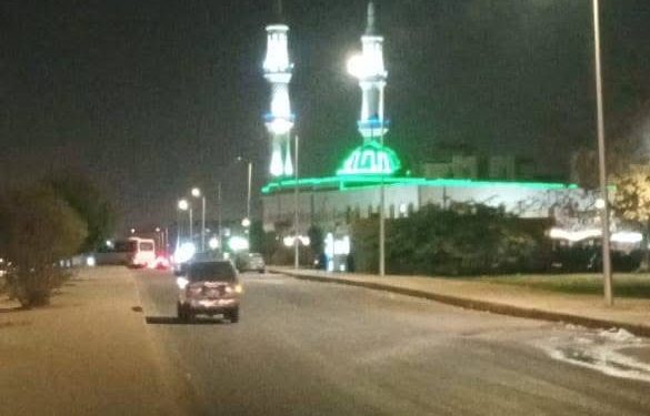 حملة موسعة لصيانة أعمدة الإنارة بمدينة الشروق استعدادًا لشهر رمضان المبارك