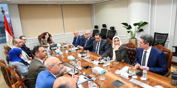 وزيرة الإسكان تبحث مع الشركة السعودية المصرية للتعمير معدلات تسويق عدد من مشروعات هيئة المجتمعات العمرانية الجديدة