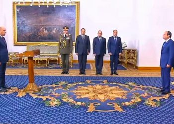 حسن رداد يُؤدي اليمين الدُستورية وزيرًا للعمل أمام الرئيس السيسي ..ويتعهد ببذل الجهود لتطوير منظومة العمل