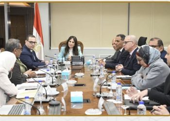 وزيرة الإسكان تلتقي مسئولي شركة توريك لمتابعة موقف المبيعات وتسويق مشروعات المدن الجديدة
