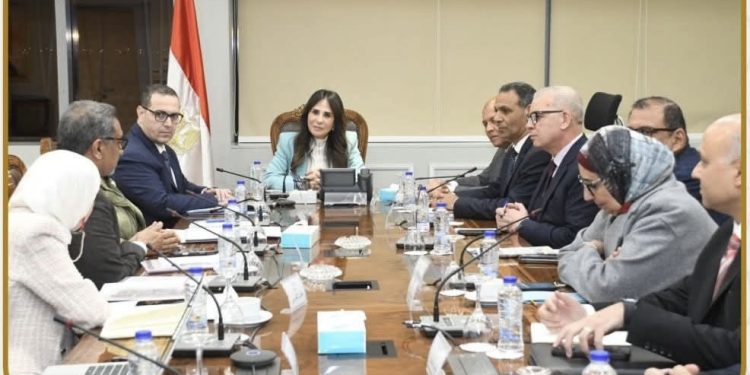 وزيرة الإسكان تلتقي مسئولي شركة توريك لمتابعة موقف المبيعات وتسويق مشروعات المدن الجديدة