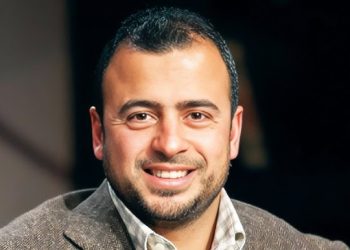 دولة التلاوة.. مصطفى حسنى: أعلى درجات التدين نجدة وعون الضعيف