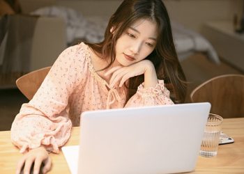 كم ساعة آمنه لإستخدام الانترنت دون ضرر..متحدث الصحة يوضح