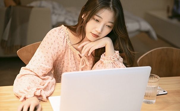 كم ساعة آمنه لإستخدام الانترنت دون ضرر..متحدث الصحة يوضح