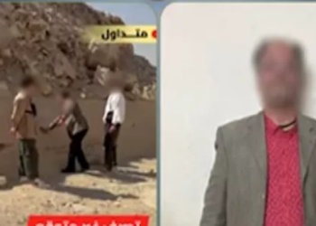 كان بيشرح للأجانب.. ضبط مرشد سياحي لقيامة بالرسم على الآثار بالجيزة