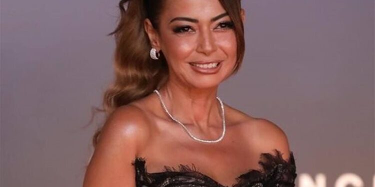 داليا مصطفى : اشتكيت والدتي.. عاملتني بـ”حدة”