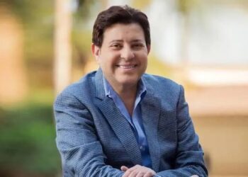 ناقدة تكشف آخر تطورات الحالة الصحية للفنان هاني شاكر