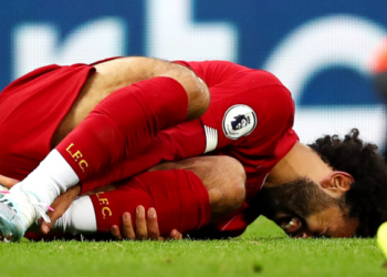 الجهاز الطبي لـ مصر يتابع إصابة “صلاح” مع ليفربول لـ حسم موقفه من وديتى السعودية وإسبانيا