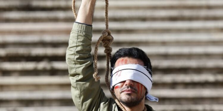 الإعدامات في إيران يثير قلقًا دوليًا.. والمعارضة تحذر من حملة قمع متزايدة