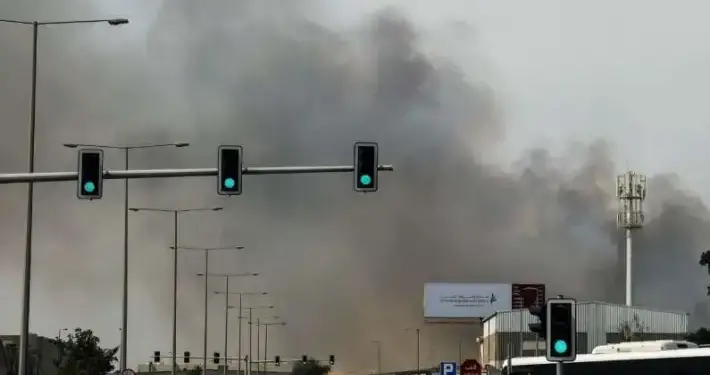 قطر: إصابة 4 أشخاص جراء سقوط شظايا على منزل عقب اعتراض صواريخ إيرانية