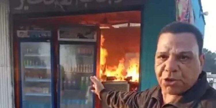 القصة الكاملة لإشعال مواطن النار في “مصدر رزقه”