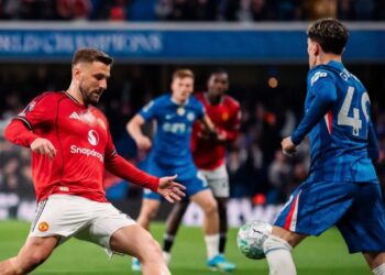 الدوري الإنجليزي.. مانشستر يتقدم على تشيلسي بهدف في الشوط الأول