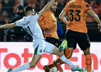 دوري أبطال أفريقيا.. الجيش الملكي يتأهل للنهائي رغم الخسارة أمام نهضة بركان