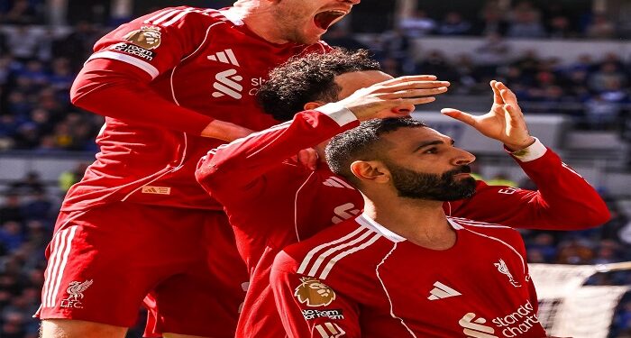 محمد صلاح يسجل ويقود ليفربول لفوز صعب على إيفرتون