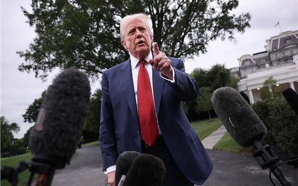 الرئيس ترامب يفتح النار  على إيران ” لن نسمح بالنووي”