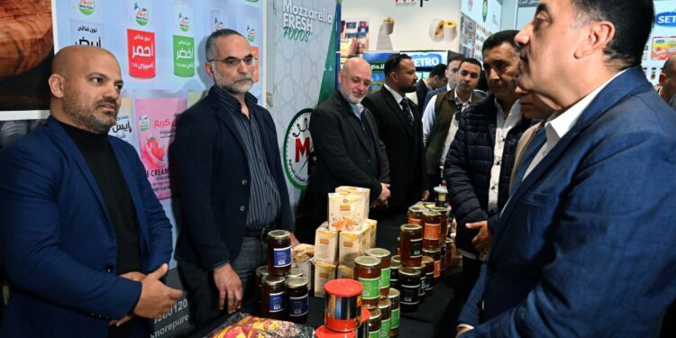 مدبولي يشيد بالمنطقة الاستثمارية ببنها بالمنتجات المعروضة التي تضاهي مثيلاتها بدول العالم