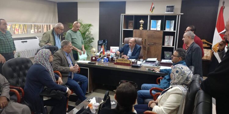 تعاون مثمر لتسريع التقنين.. جهاز الشروق يلتقي بمقدمي الطلبات بمنطقة السلام