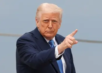 الرئيس ترامب: أوافق على وقف قصف إيران لمدة أسبوعين